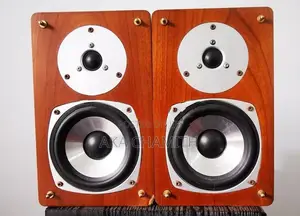 Akai QX-3700 Vintage Bookshelf Speakers Pair – 4 Ohm 20W Wooden Cabine