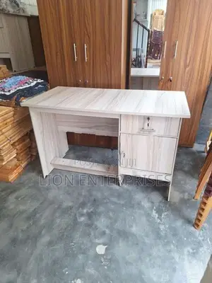 4Ft Melamine Office Tables