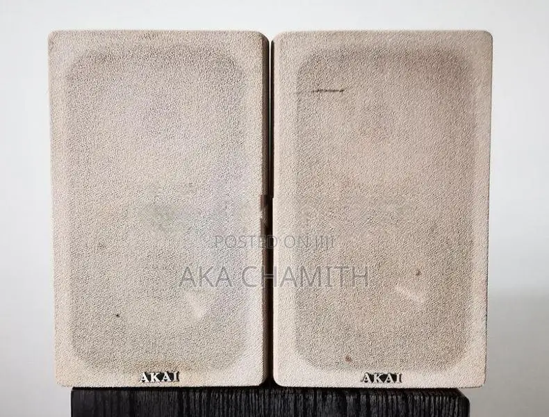 Akai QX-3700 Vintage Bookshelf Speakers Pair – 4 Ohm 20W Wooden Cabine