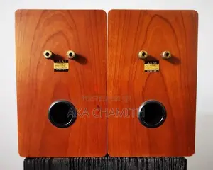 Akai QX-3700 Vintage Bookshelf Speakers Pair – 4 Ohm 20W Wooden Cabine