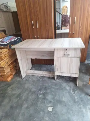 4Ft Melamine Office Tables