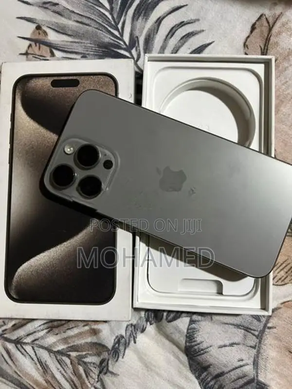 Apple iPhone 15 Pro Max 256GB (Used)