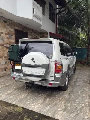 Mitsubishi Montero 2001