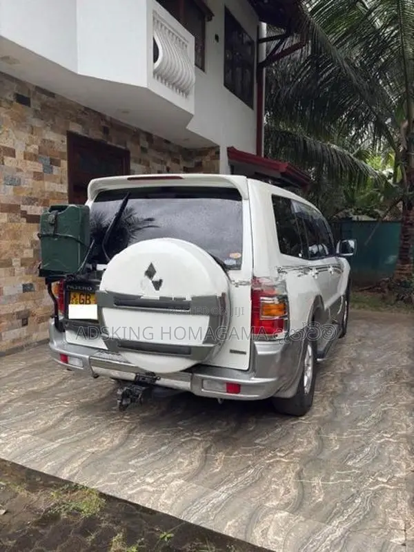 Mitsubishi Montero 2001