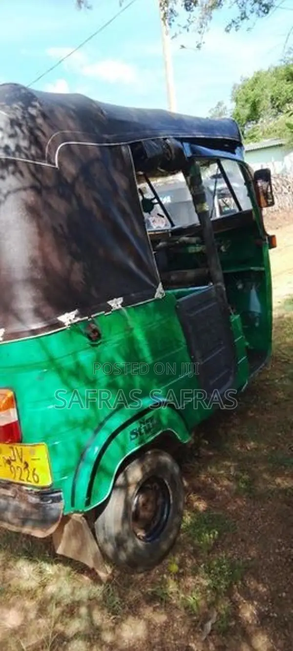 Bajaj RE 2006