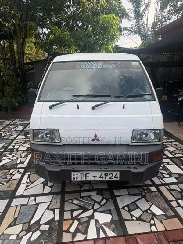 Mitsubishi PO15 2013