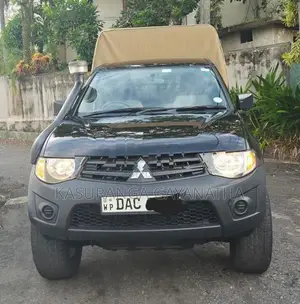 Mitsubishi L200 2014
