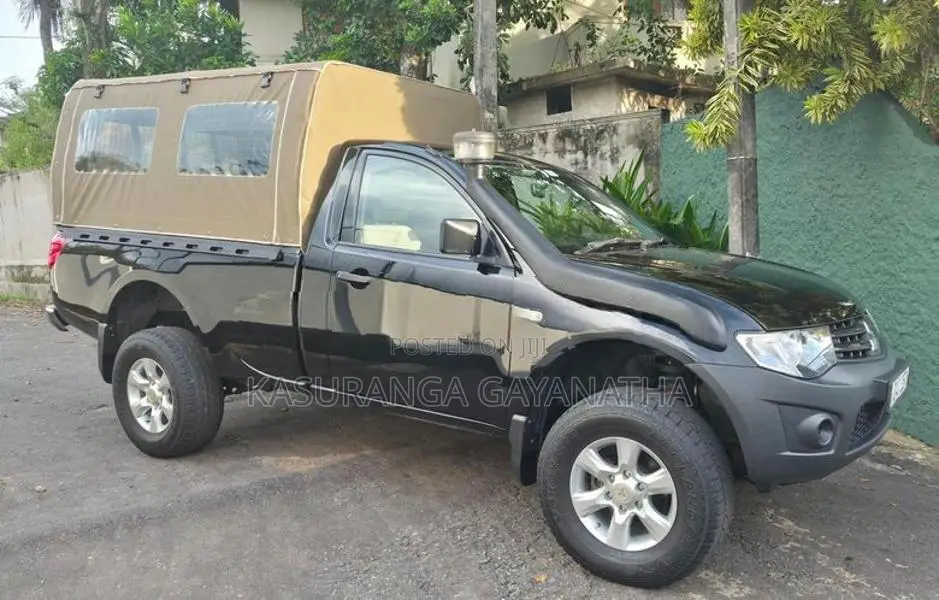 Mitsubishi L200 2014