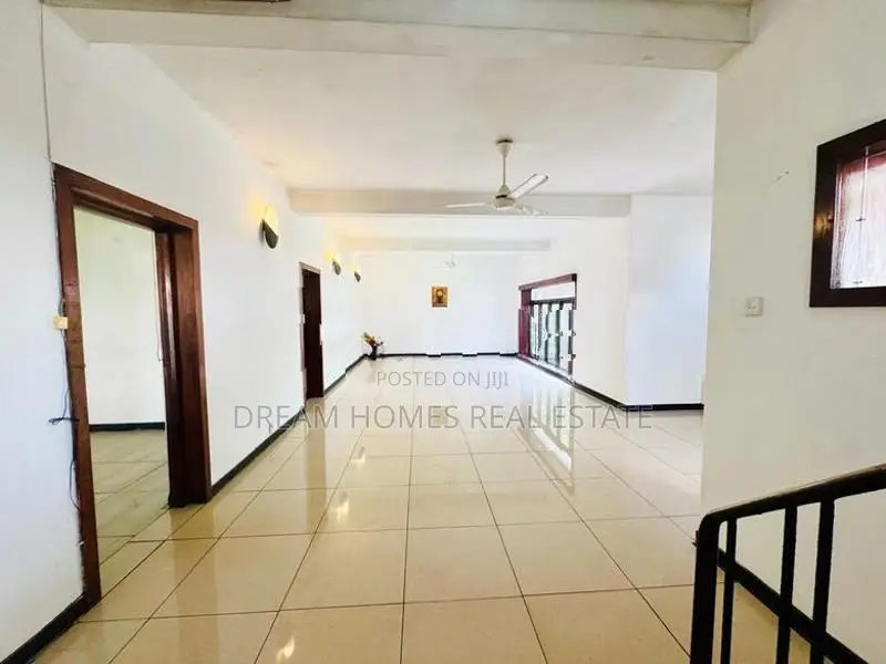 Prime Luxury Residence with Two Annexes for Sale in Colombo 06