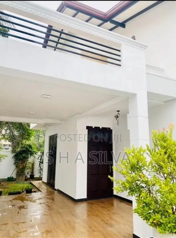 Two Storey House for Sale in Athurugiriya