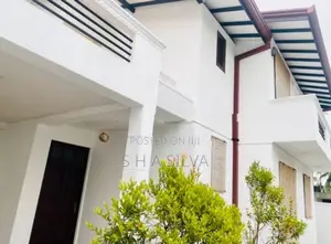 Two Storey House for Sale in Athurugiriya