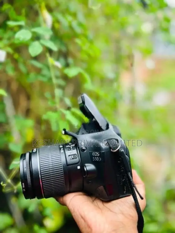 Canon EOS 550D DSLR Camera