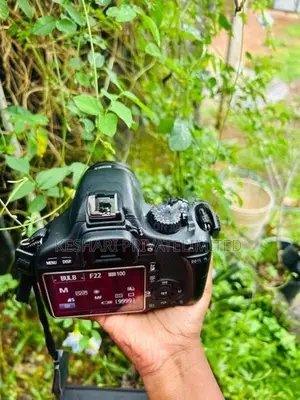 Canon EOS 550D DSLR Camera
