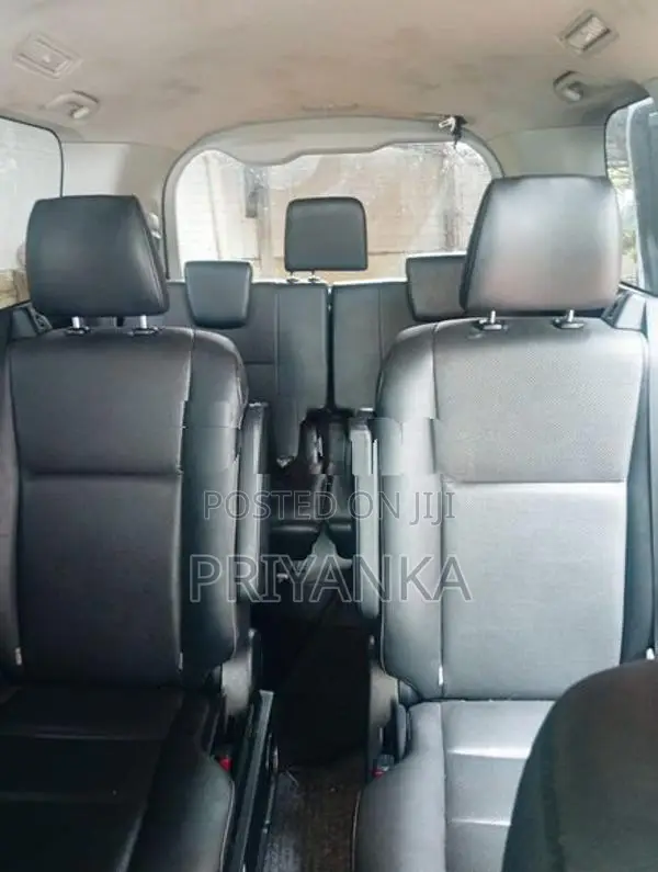 Toyota Esquire 2015