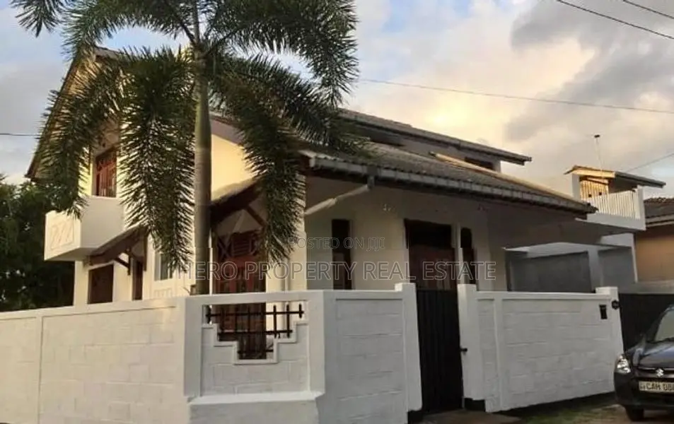 Upstairs House for Rent in Piliyandala✨