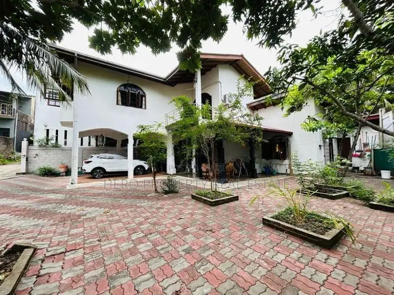 Modern House for Sale in Thalawathugoda