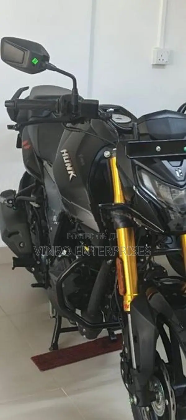 Hero Hunk 160R 4V 2026