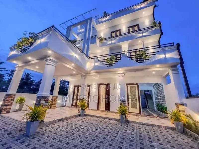 8 Rooms Luxury 3 Stored House Sale Negombo Kadirana