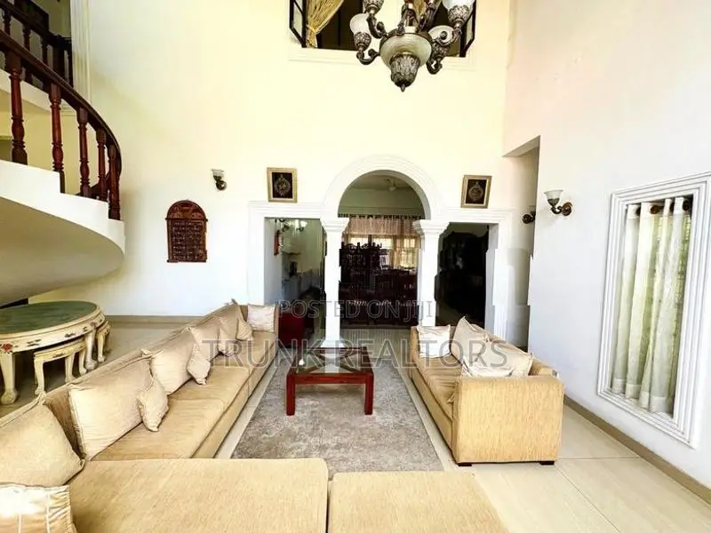 Colombo 04 04BR Luxury House For Sale (NK107638)