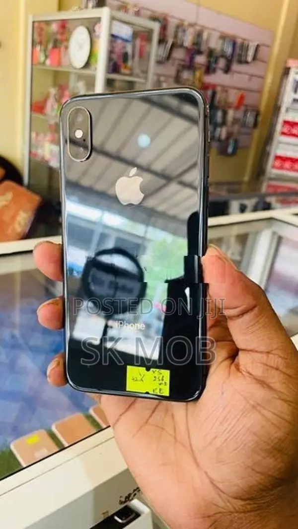 Apple iPhone XS (Used)