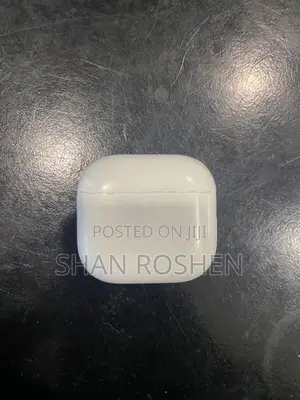 Apple AirPods 4