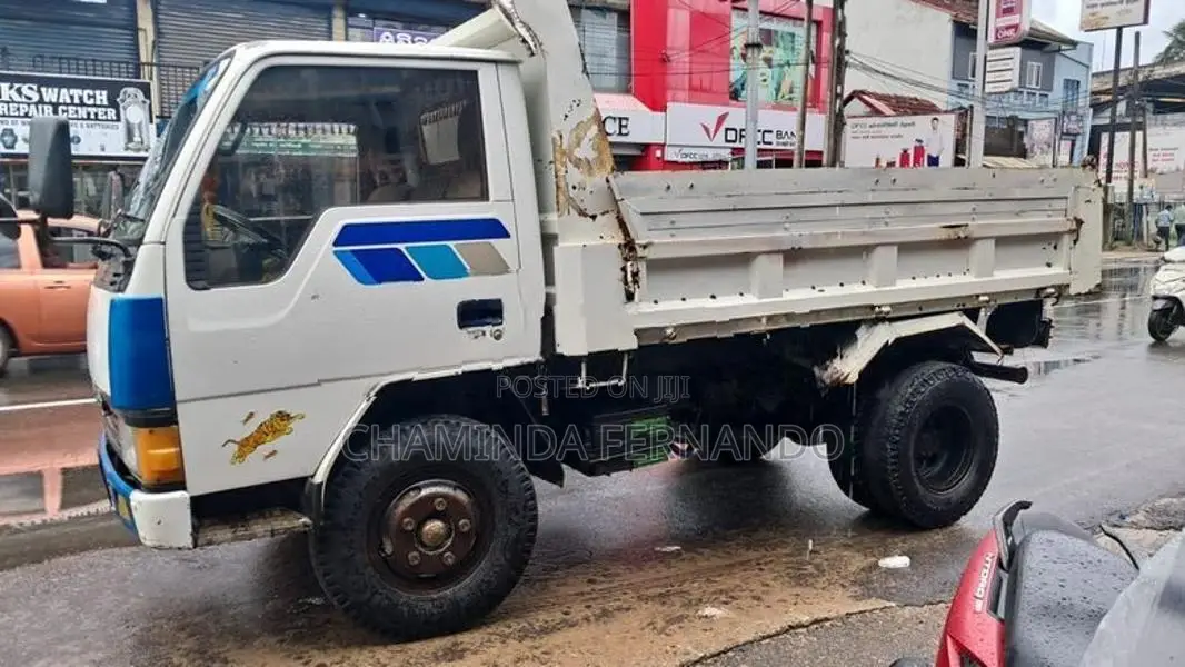 Mitsubishi tipper 1992