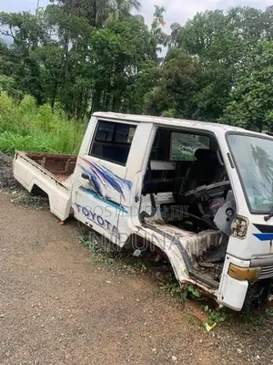 Toyota Hiace Cabin