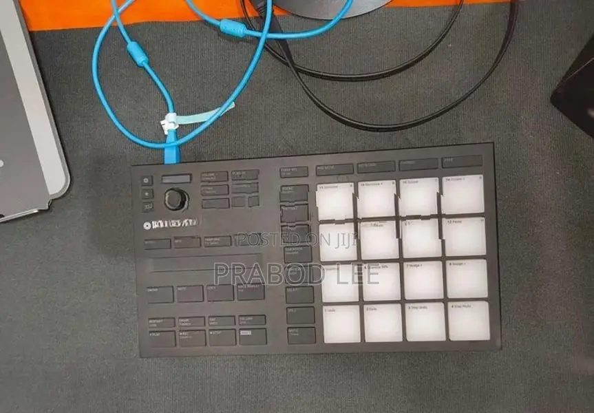 NI Maschine Mikro MK3