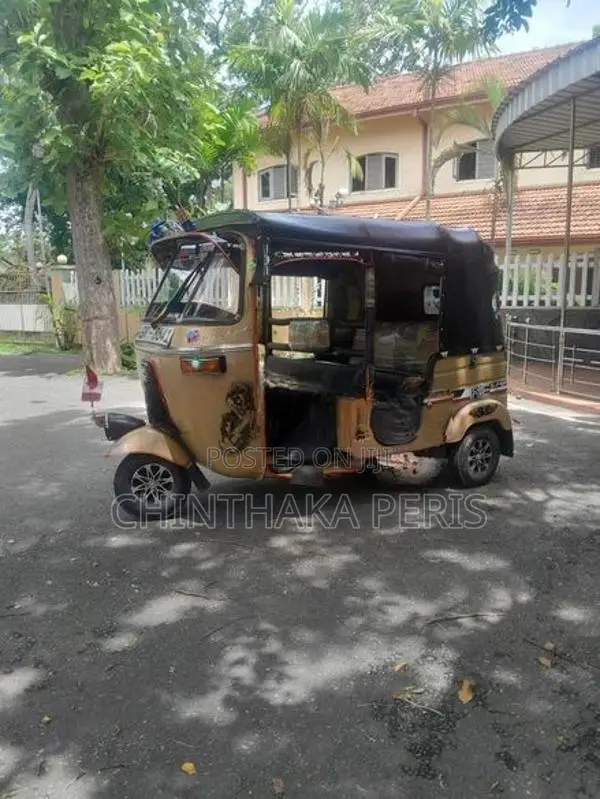 Bajaj RE 2002