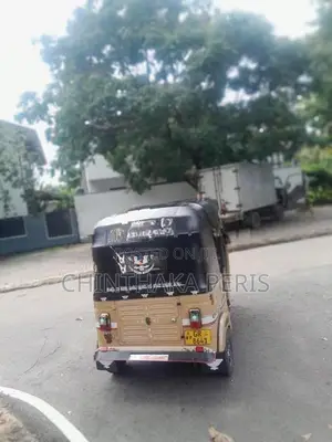 Bajaj RE 2002