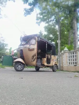 Bajaj RE 2002