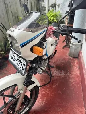 Suzuki GS 125 1998