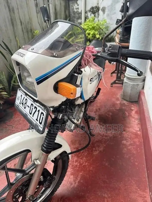 Suzuki GS 125 1998