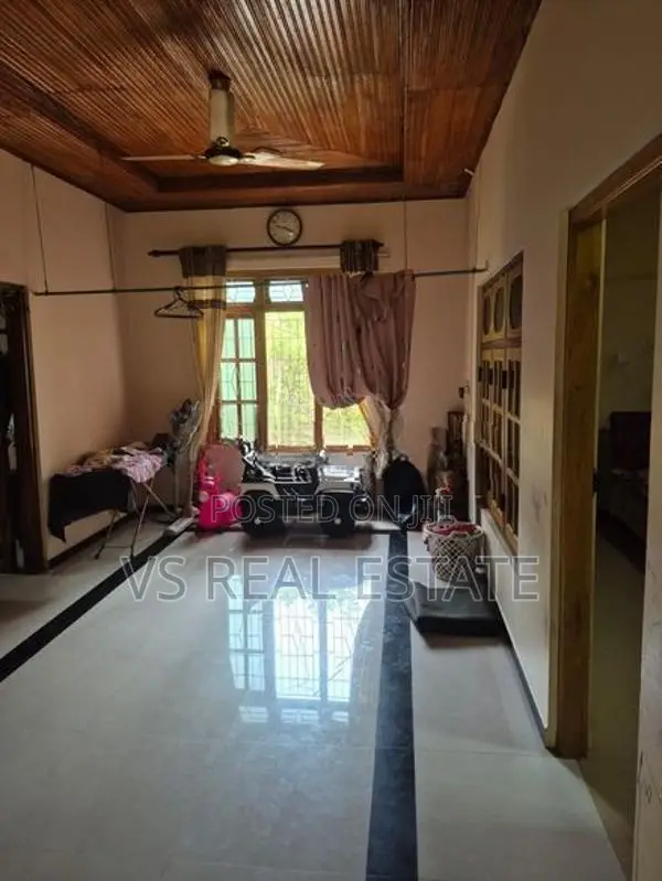 கோண்டாவில் பிரமாண்ட புதிய வீடு விற்பனைக்கு
