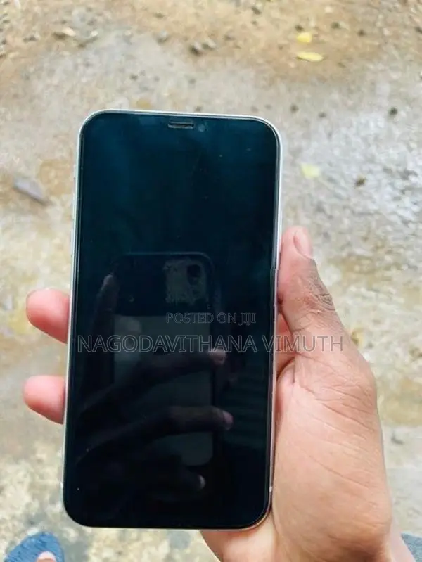 Apple iPhone XR (Used)