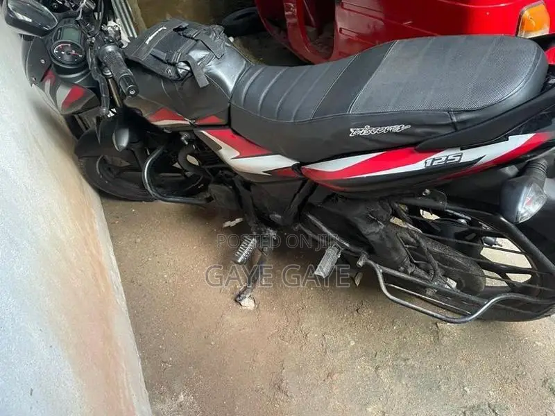 Bajaj Discover 125 2025