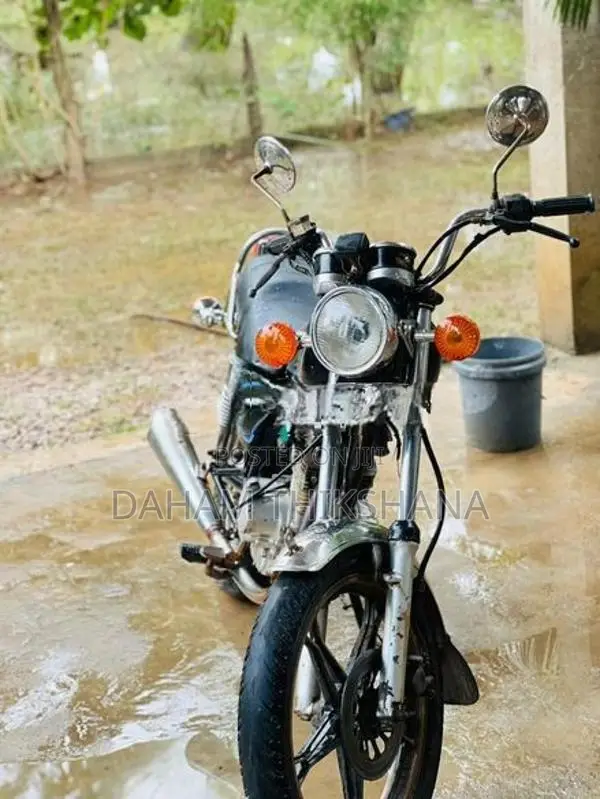Suzuki GN 125 2000