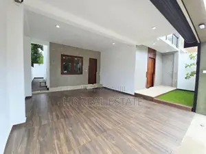 Architecture Designed Super Luxury Three Storey House in Piliyandala