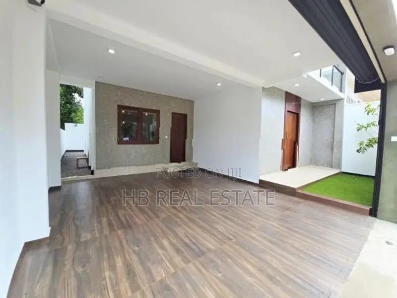 Architecture Designed Super Luxury Three Storey House in Piliyandala