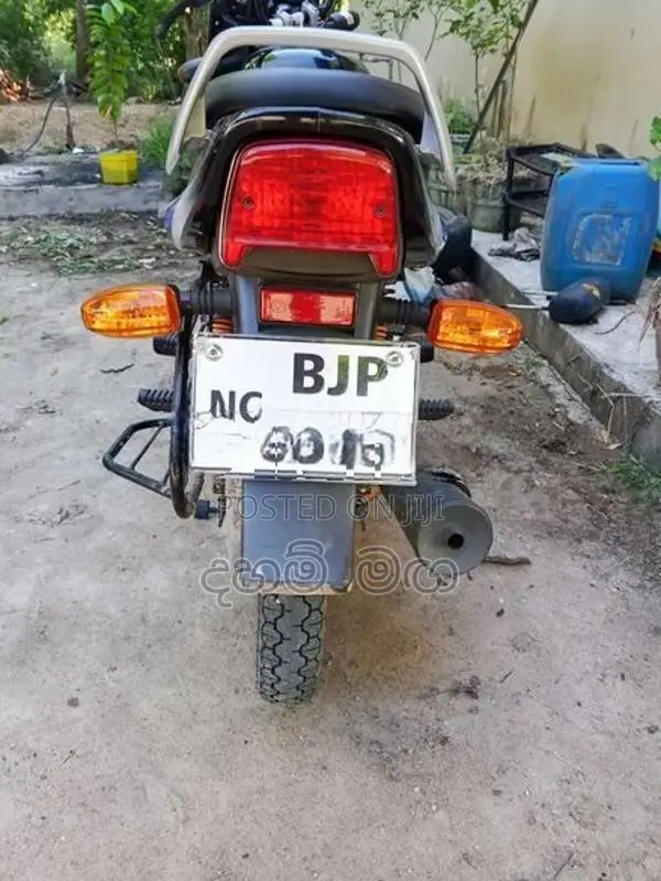 Bajaj CT100 Blue 2025