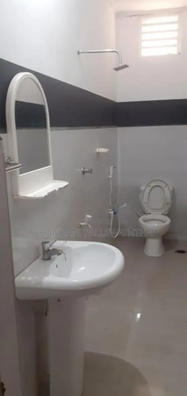 Room for Rent (Girls) පොලොන්නරුව