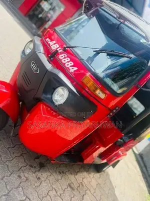Bajaj RE 2025