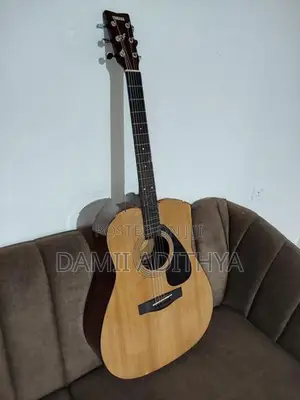 Yamaha F310 Guitar