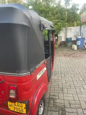 Bajaj RE 2015