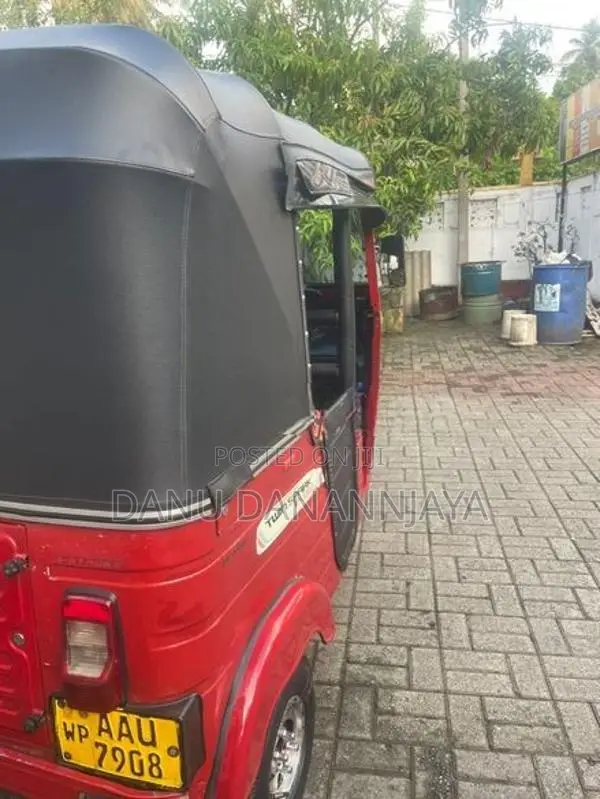 Bajaj RE 2015