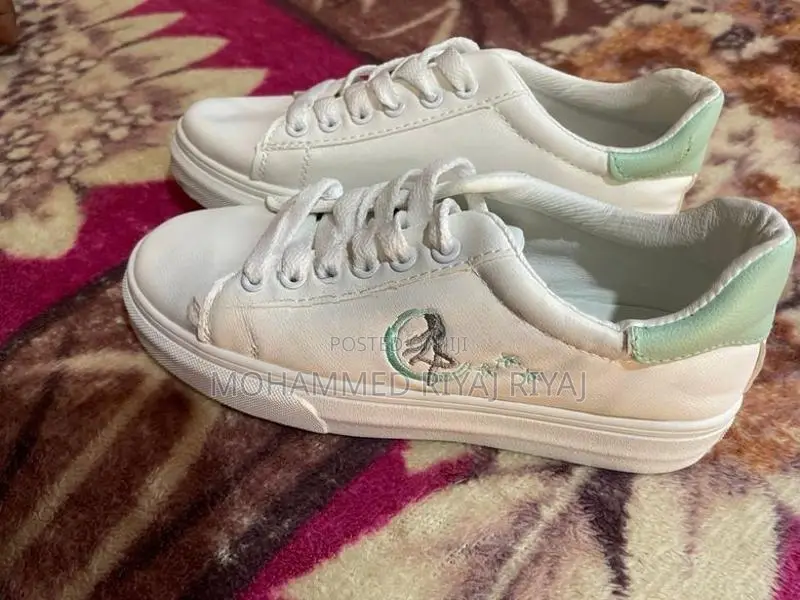 Ladies Shoe