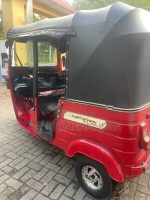 Bajaj RE 2015