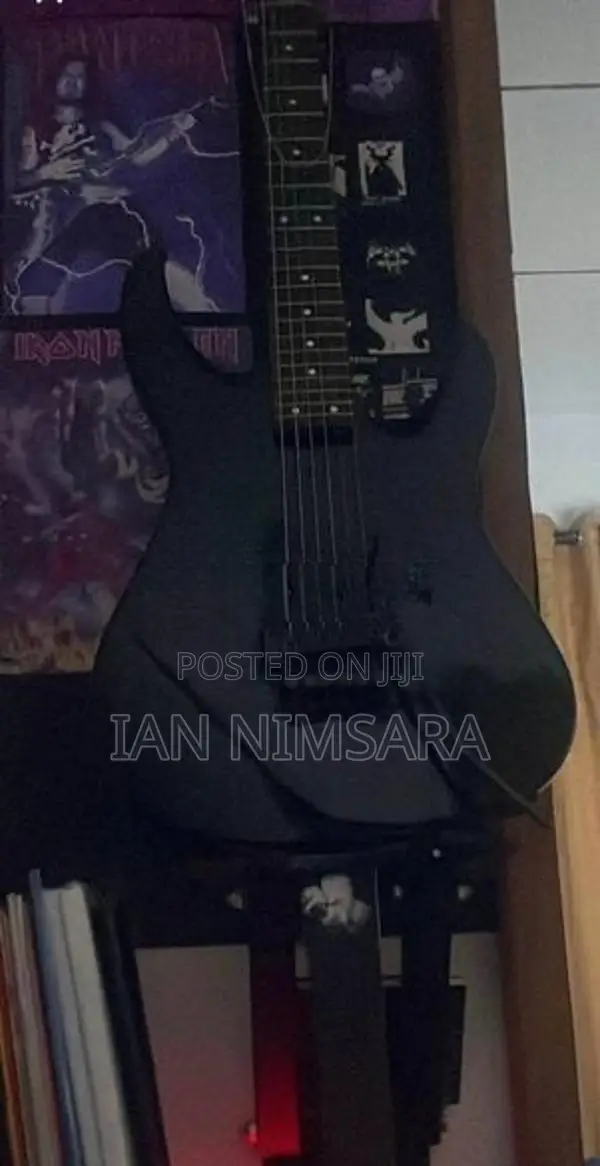 Yamaha RGX 610R Guitar with Amp