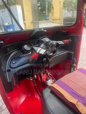 Bajaj RE 2015