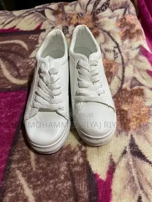 Ladies Shoe